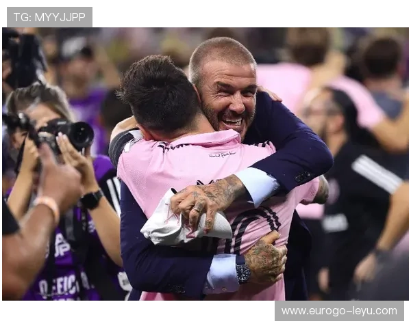 梅西加盟迈阿密国际！贝克汉姆签约现场曝光，足坛传奇联手震撼北美