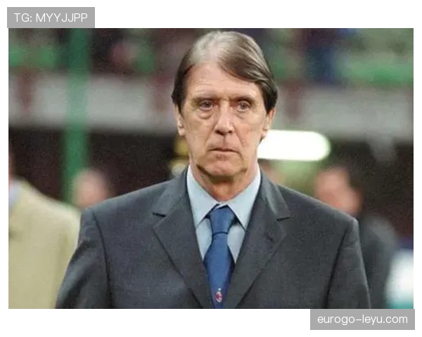 马尔蒂尼在现代足球战术体系中的关键角色解析