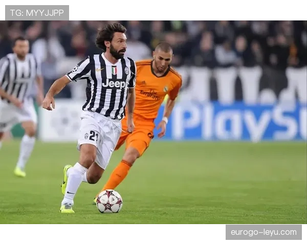 秘鲁队逼抢战术初显锋芒，赛场表现引热议