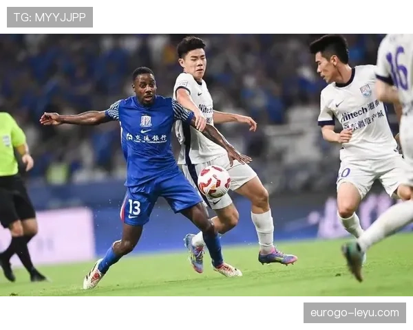 中超争冠关键战：巅峰对决一触即发